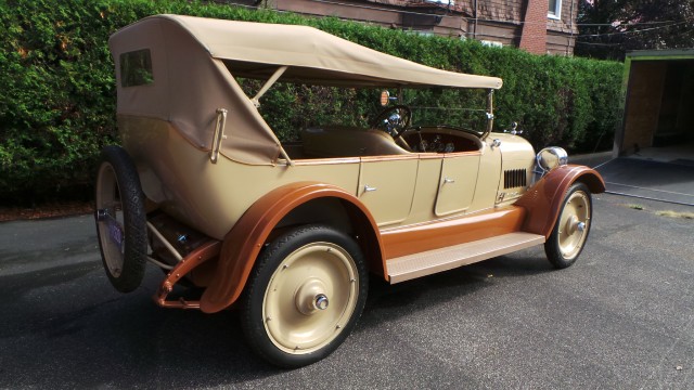 1923 Oldsmobile